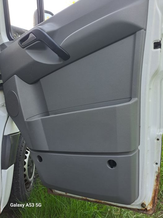 Лява и дясна врата