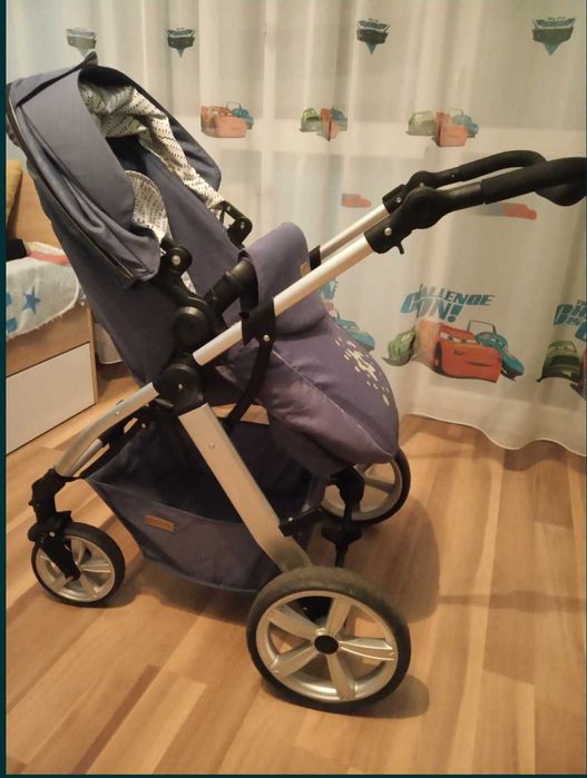 Бебешка количка Chipolino с допълнителен кош за кола