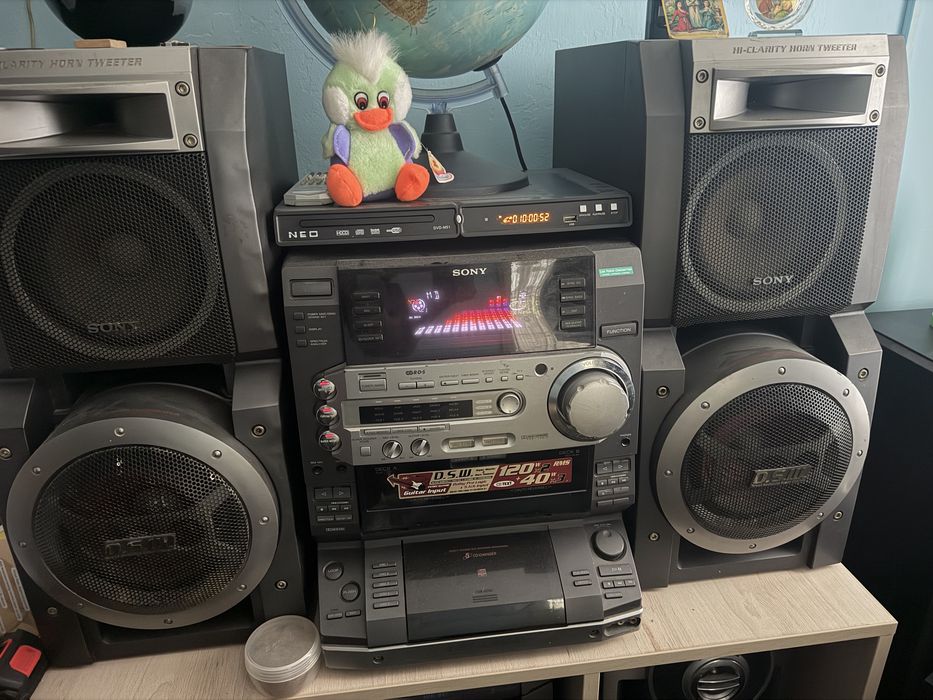 Продавам Sony LBT-LX9AV