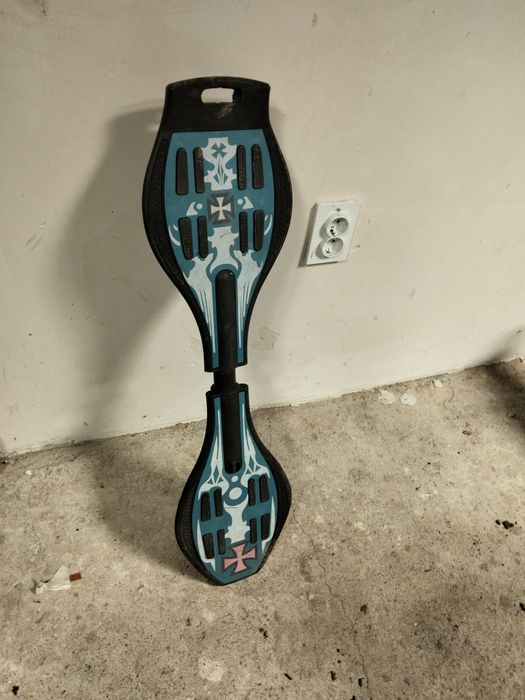 Vând placă waveboard cu 2 roti