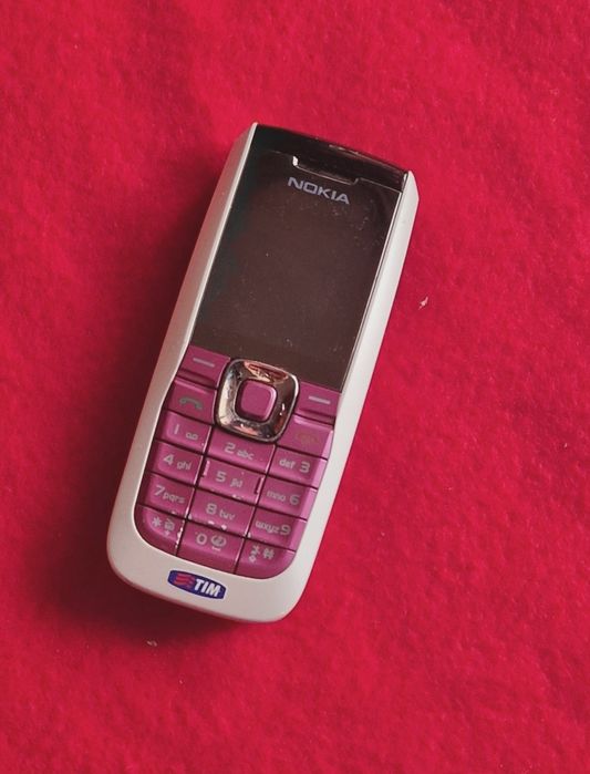 Telefon Nokia fără încărcător