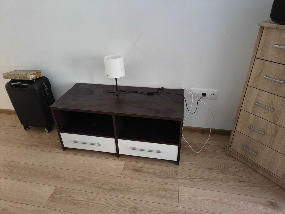 trei bucati mobilier