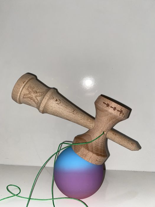 Kendama X Violet, Roz