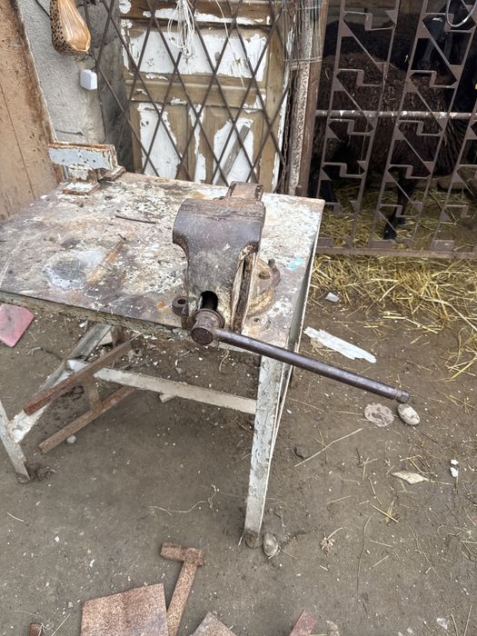 Продою тисы вместе столом