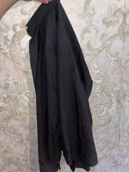 Черная рубашка продается