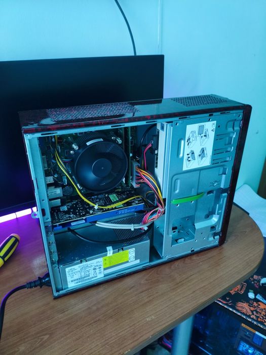 Компактен компютър – готов за работа