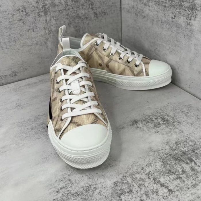 CD B23 Low Top Oblique Beige