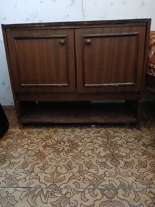 Шкаф кафяв за кухня, детска, антре.