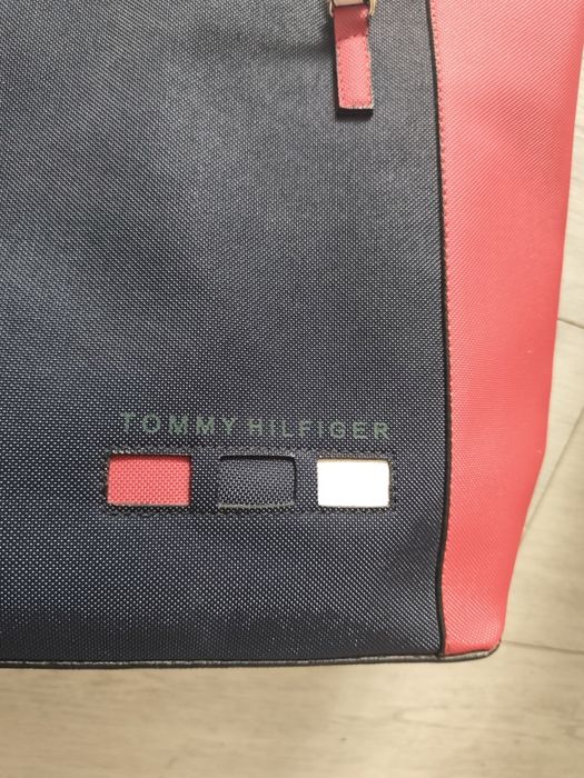 Tommy Hilfiger чанта