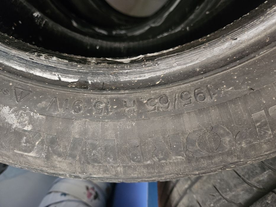 4 бр. гуми 195/65 R15 Vredestein – 6-7 мм грайфер, добро състояние