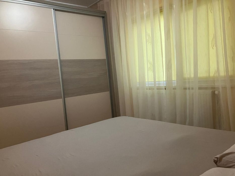 Dau spre închiriere apartament 3 camere