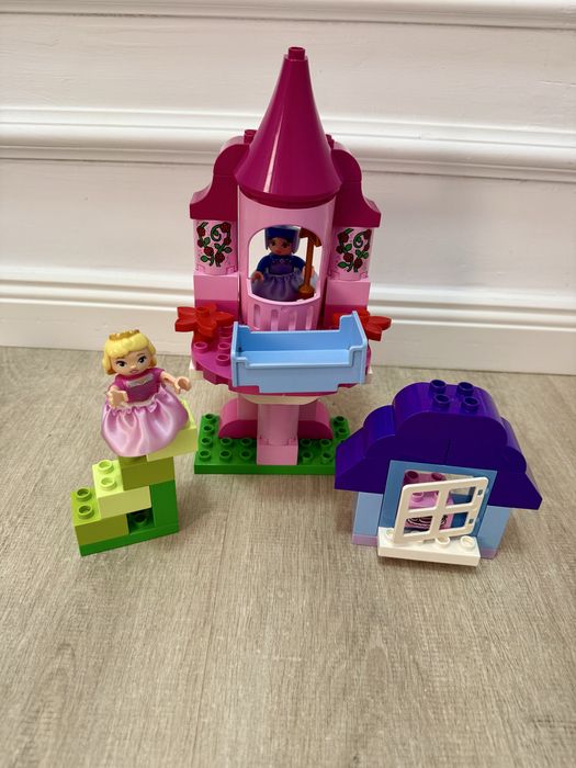 Set Lego Duplo “Frumoasa din padurea adormita”