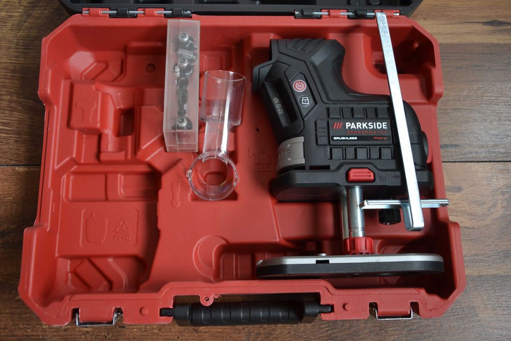 Нови безчеткови оберфреза, ъглошлайф и виброшлайф  Parkside 12V