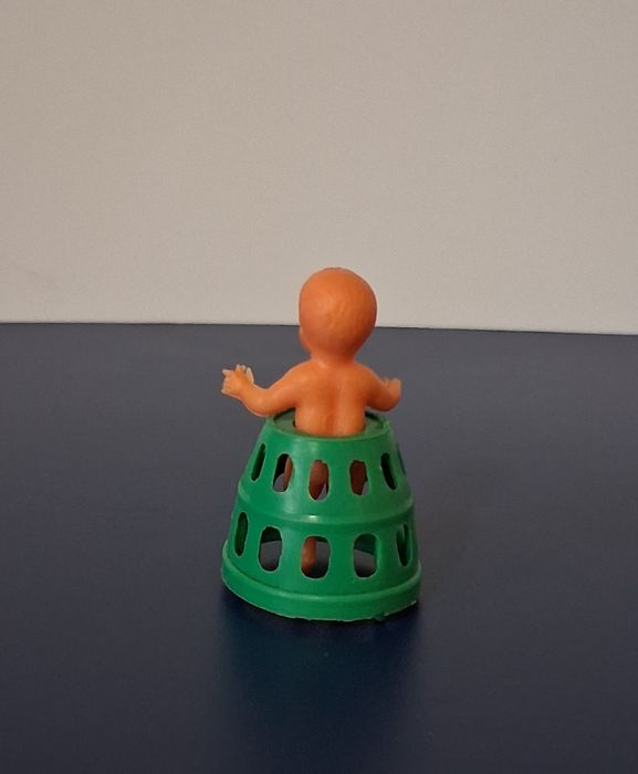 ЛОТ Стари Играчки от Шоколадови Яйца Kinder