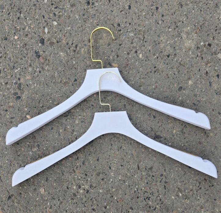 Вешалка в ассортименте