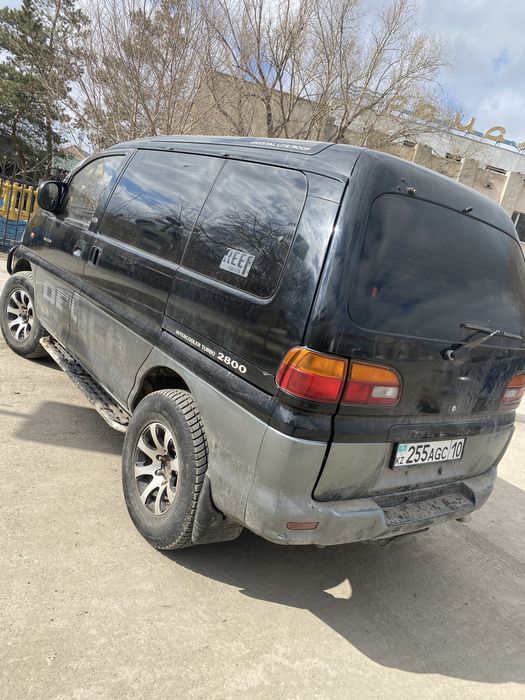 Mitsubishi Delika 3,0