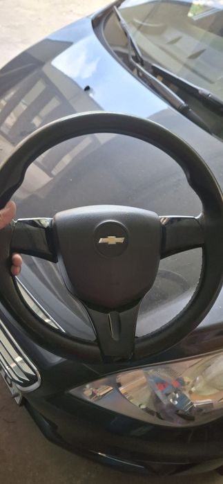 Продам рул от спарк 2 позиции.airbag ест