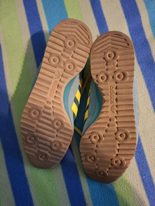 Маратонки адидас