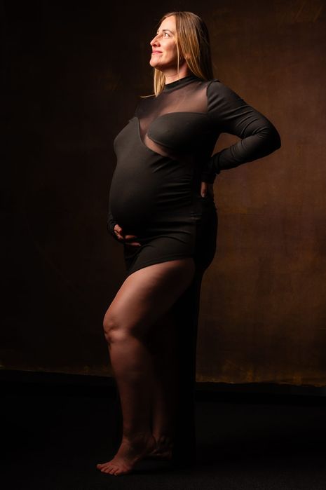 Vând rochițe și bluza pentru ședința foto maternitate.