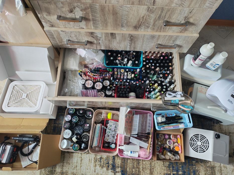 Продам все для маникюра