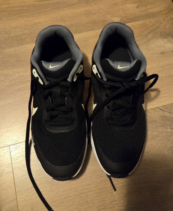 Adidasi Nike mar. 36