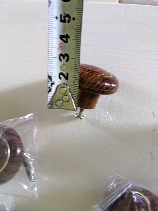 Ручки мебельные, кнопки