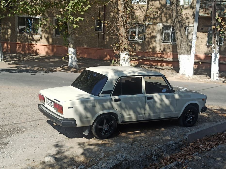 Vaz 07 jiguli 96- yil sotiladi