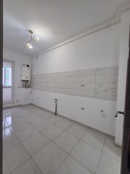 Inchiriez garsoniera decomandata nemobilata