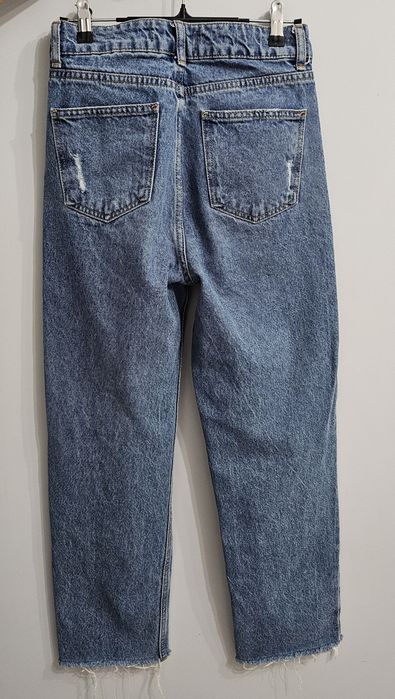 Продам женские джинсы