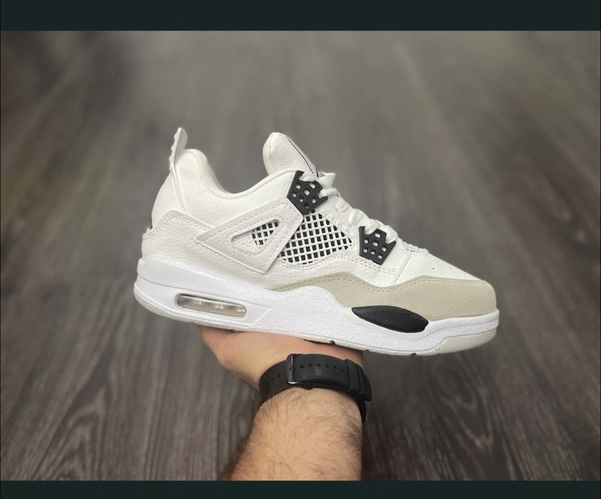 Pantofi sport noi cu eticheta