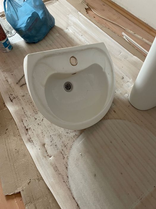 Chiuveta baie cu picior