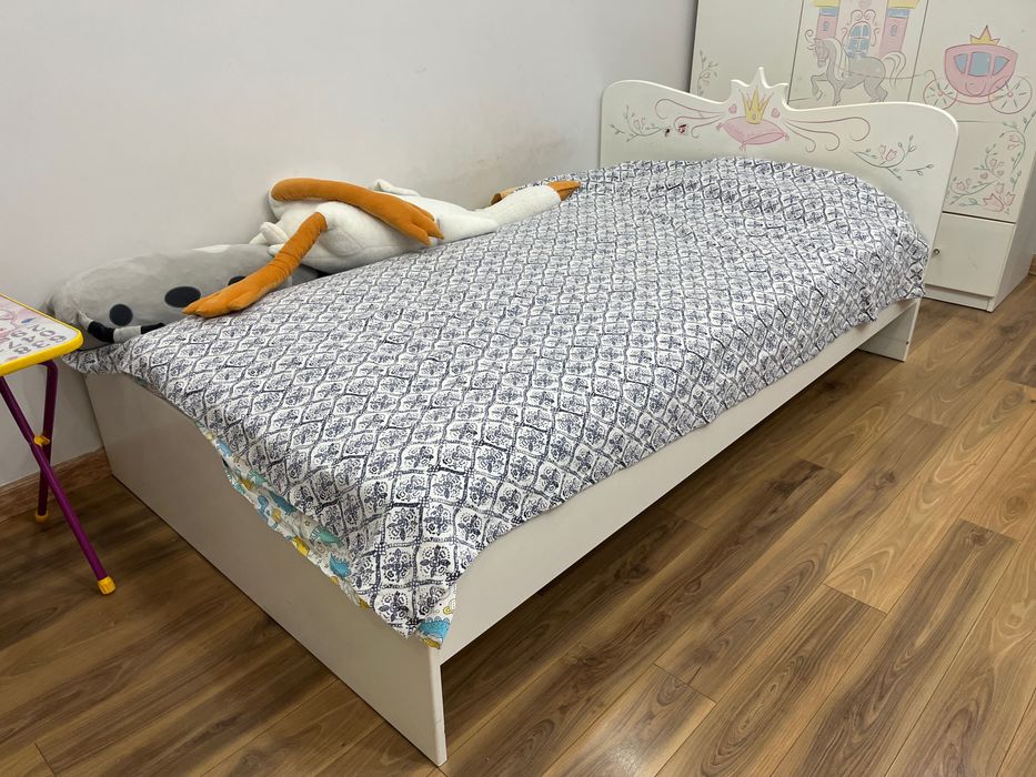 Спальный гарнитур для девочек