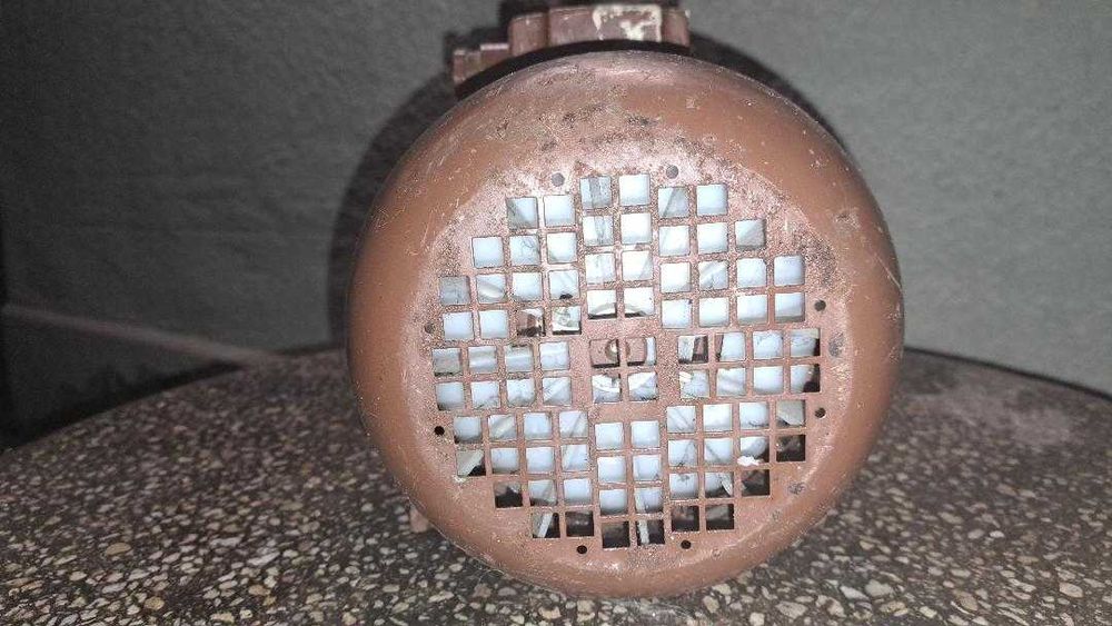 NOU - Motor electric trifazat 0.75 kw 1000 rpm 90 B3