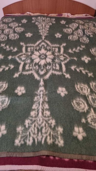 Vand cergi maramures,pături de lâna, cuverturi lucrate manual