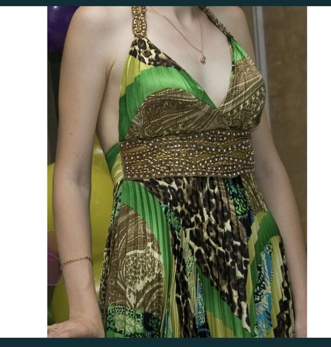 Вечернее платье со стразами