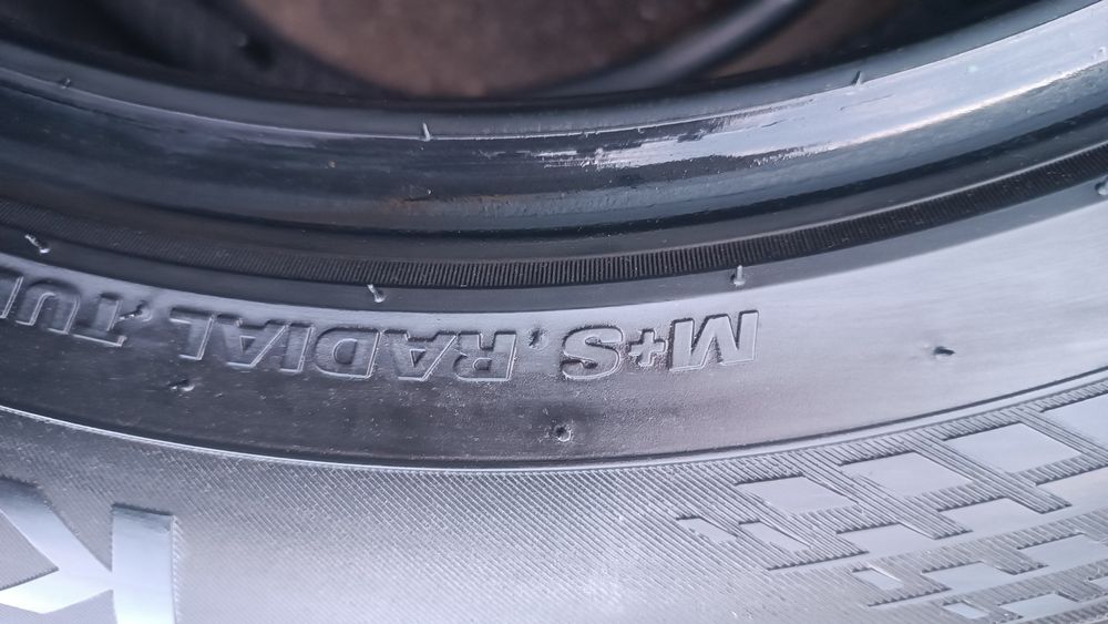 215/55/17 Kumho .