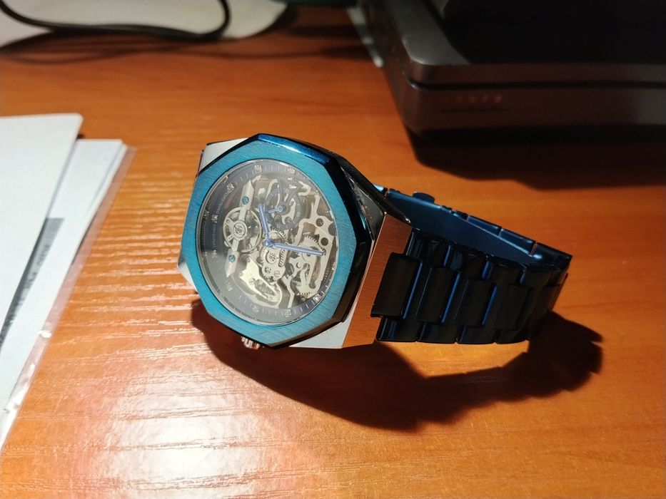 Автоматичен часовник тип скелетон в син цвят