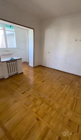 Продается 2х комнатная Новомосковская 76 я серия
