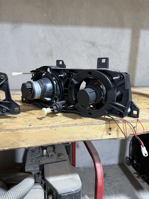 Фары DEPO с линзами на BMW e34