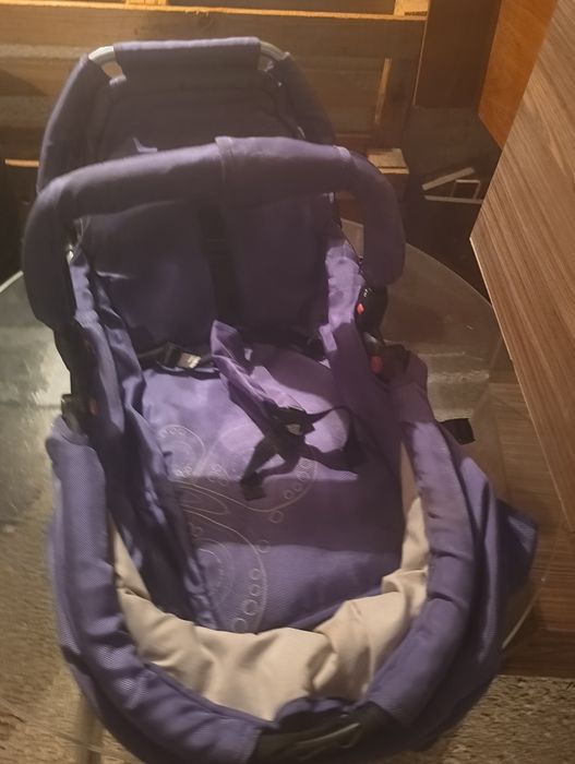 Продавам бебешка количка