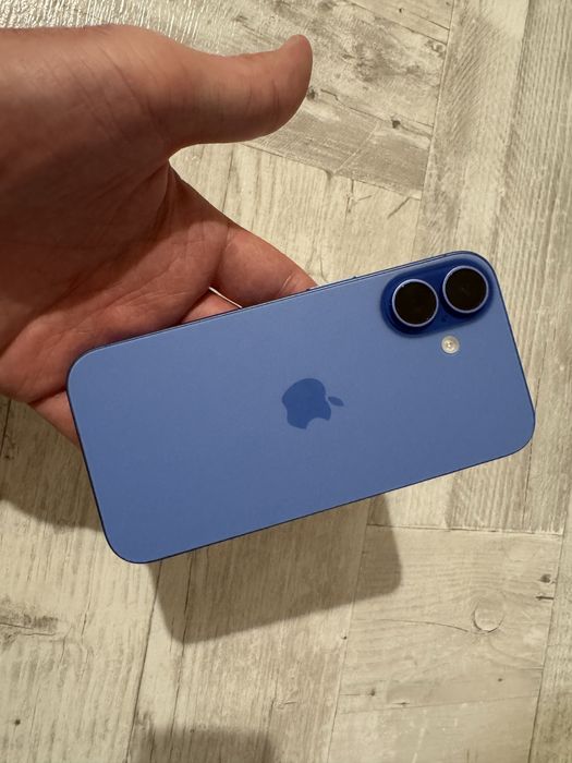 iPhone 16 Blue NOU