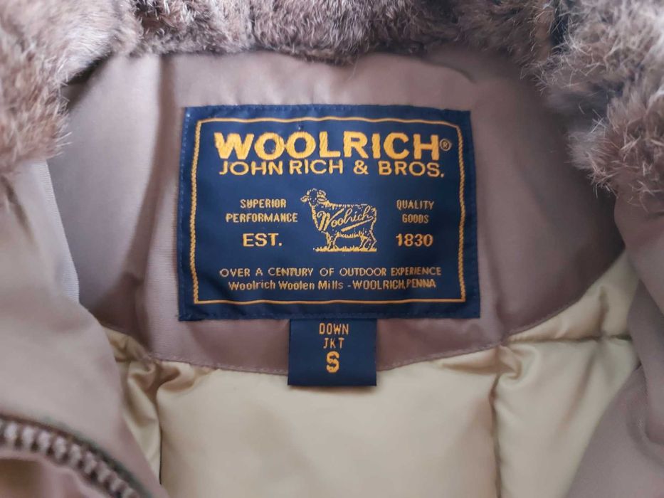 Дамско пухено яке Woolrich със заешки косъм - размер S