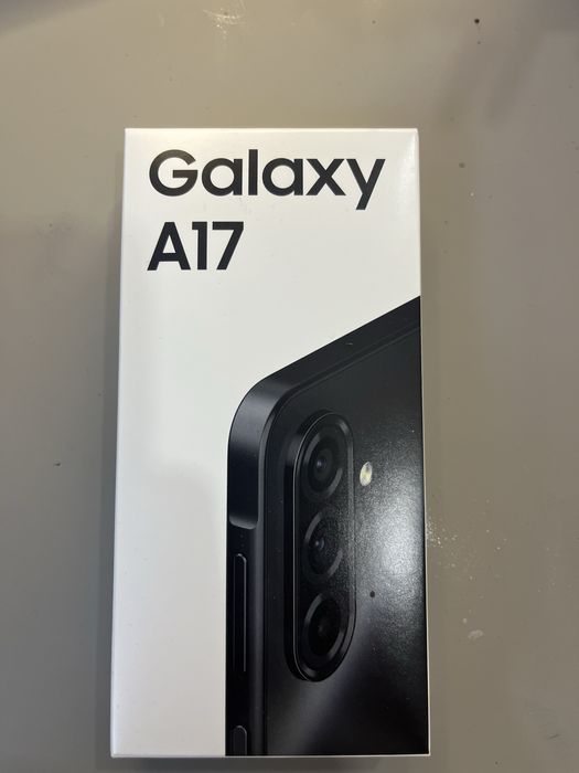 Продам Samsung A17 новый