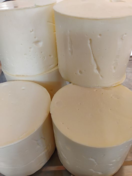Vând brânză de vaci naturală