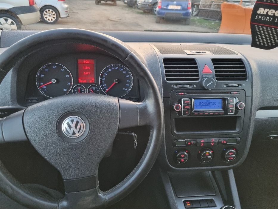 Volkswagen Golf V an 2005 1.4i         1099 euro!