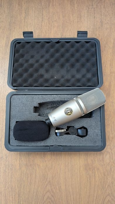Студиен микрофон JTS JS 1E