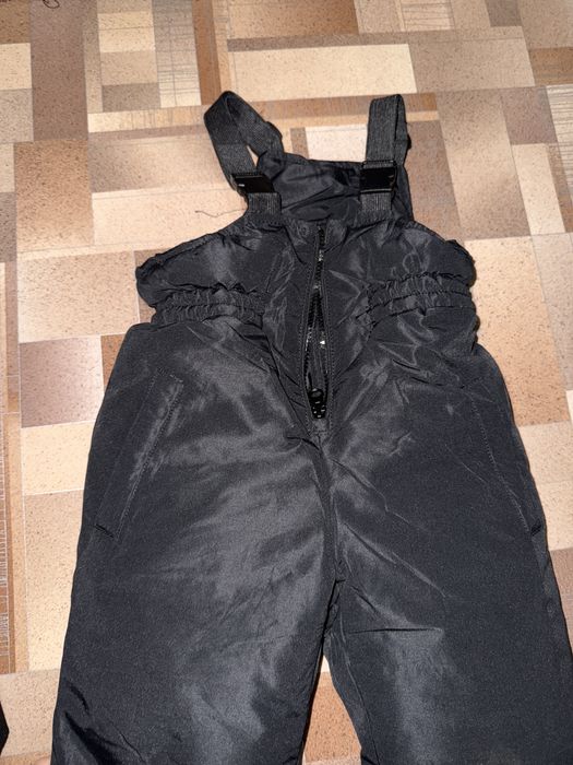 Детская куртка со штанами.