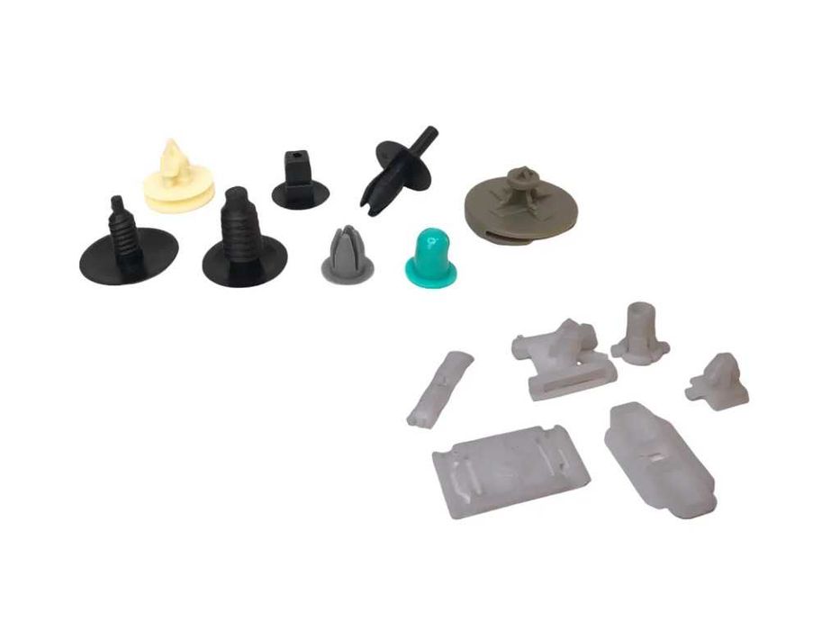 Крепежни елементи и щипки за VW кутия - 255 бр.