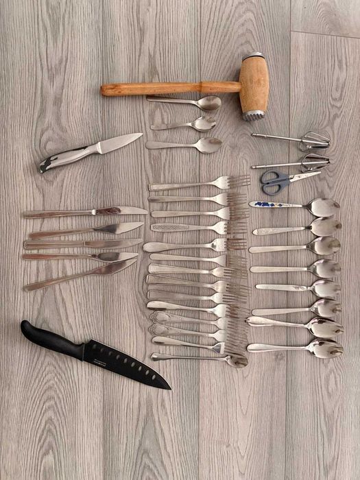 Set tacâmuri și ustensile bucătărie – metal, stare foarte bună
