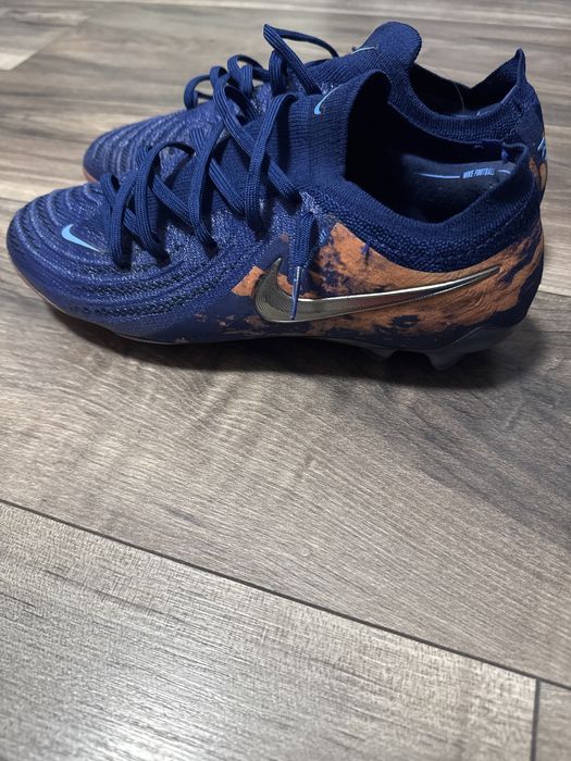 Vand ghete de fotbal Nike   Phantom